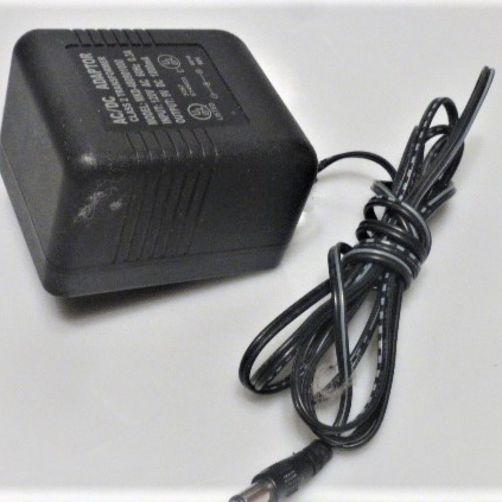 AC/DC Adapter Class 2 Transformer 120V AC 60Hz 0utput 9V MKD-480901000